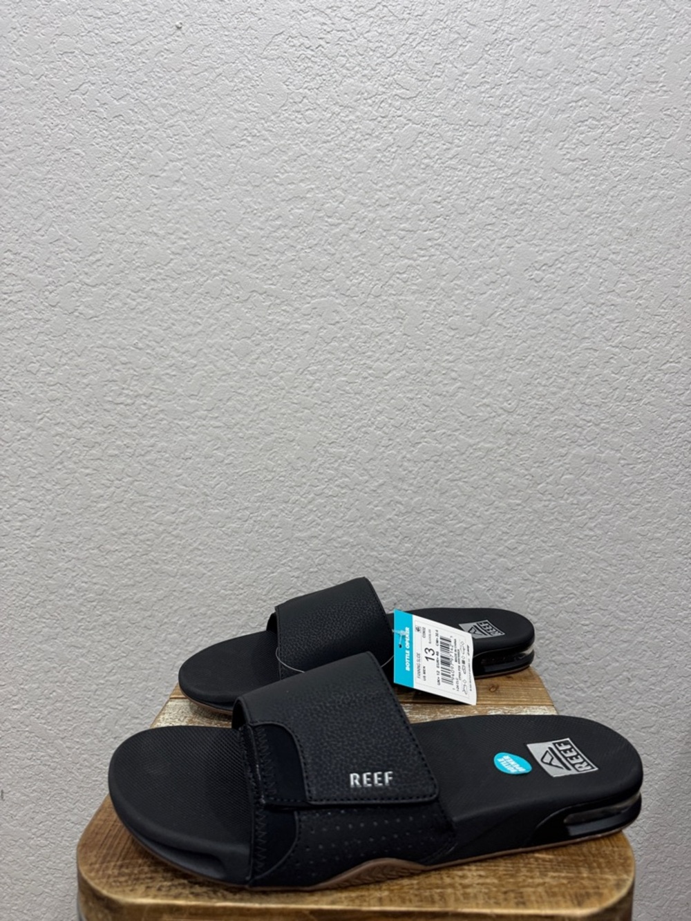 Reef Fanning With Bottle Opener Men’s Slide sandals NEW Size 13 - Picture 4 of 6